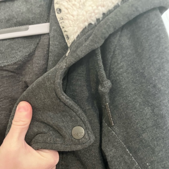Roxy Asymmetrical Zip Up Faux Fur (Sherpa) Hoodie Jacket w/ button detail. S. - Picture 16 of 16